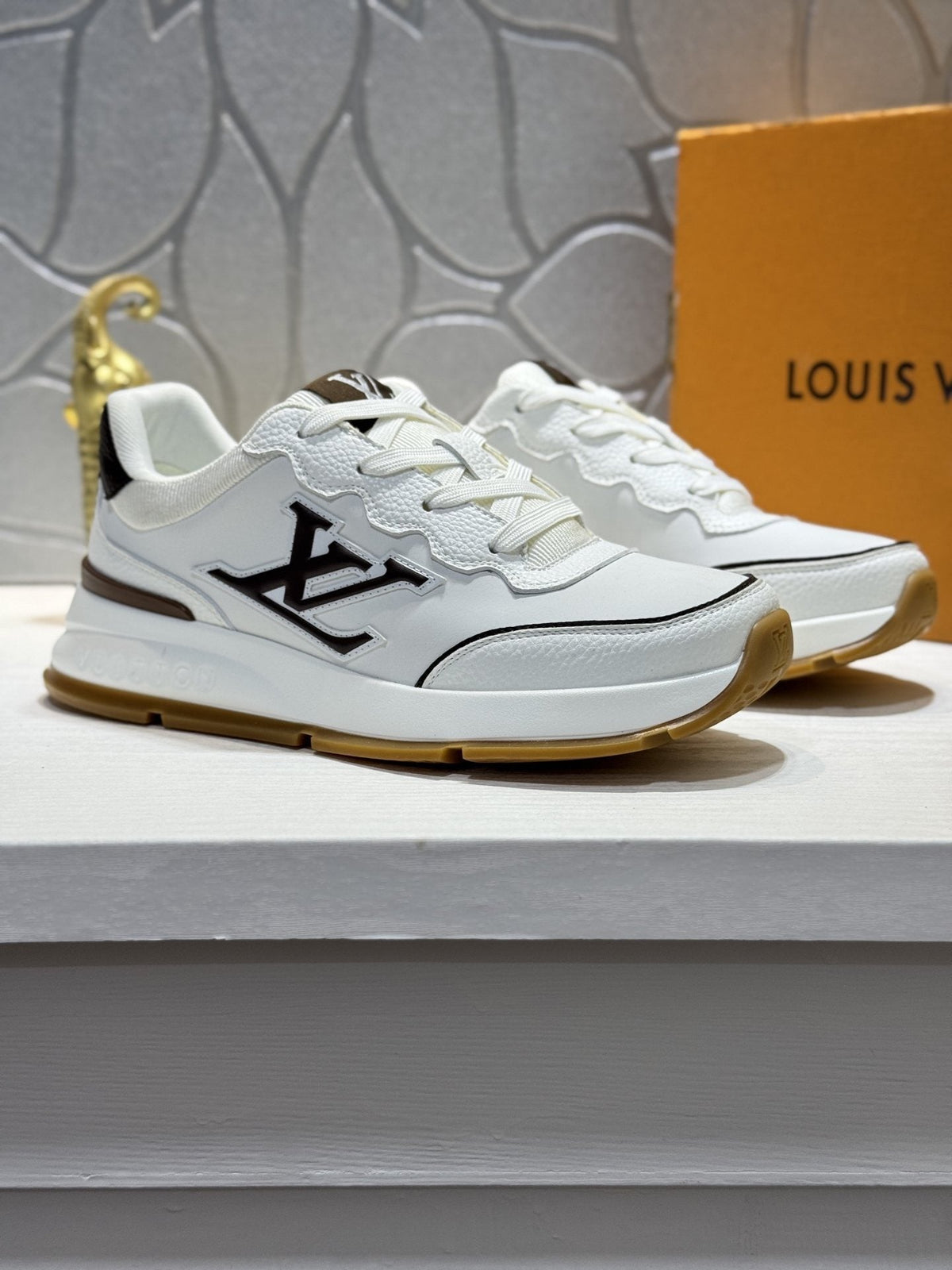 Louis Vuitton LV-Detail Low-Top Sneakers